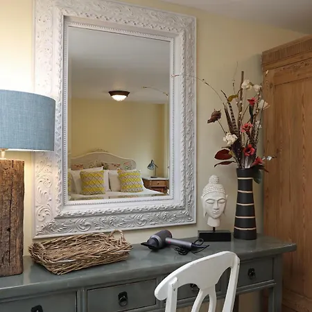 Steeple View - Romantic Wye Valley Country House Studio Apartment - Dog Friendly Newland Exterior photo