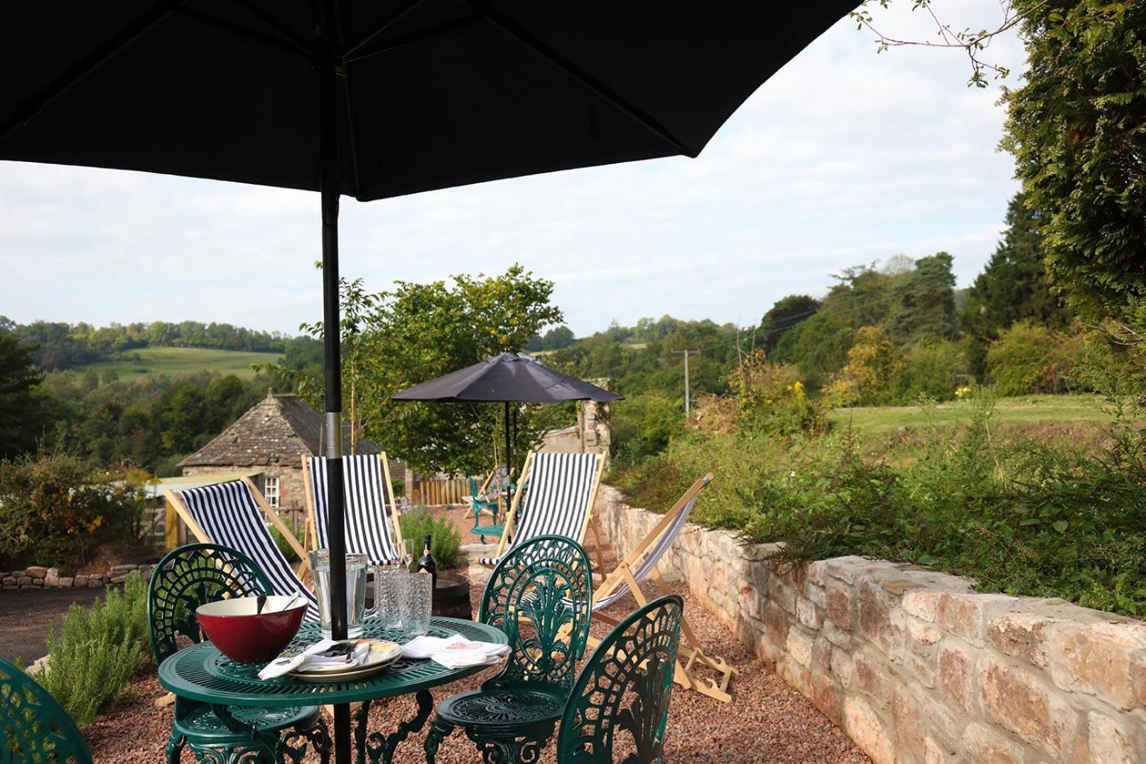 Steeple View - Romantic Wye Valley - Dog Friendly Apartment Newland